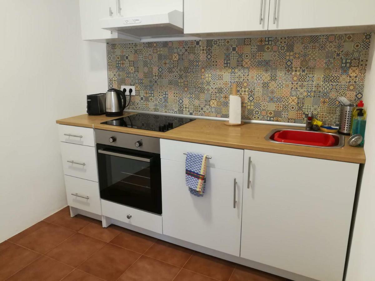 Appartement Casa Valientes B - Free Private Parking, Patio, Wifi & Ac à Jerez de la Frontera Extérieur photo